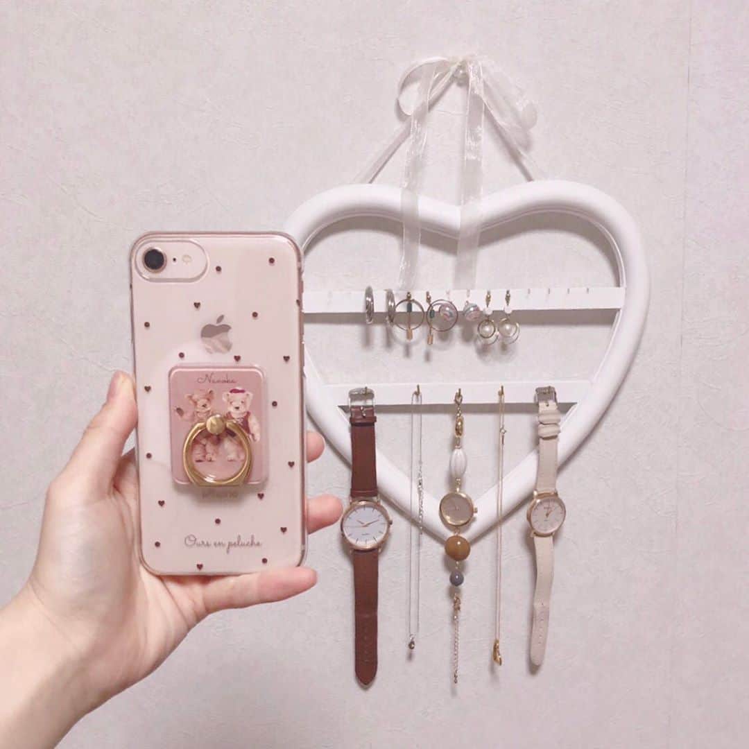 青木菜花のインスタグラム：「.﻿ .﻿ 新しいiPhoneケース🧸💞﻿ 前と同じところのケースなんだけどおにかわ🥺🥺﻿ .﻿ . #iphoneケース #くま #可愛い #instagood #instalike #l4l」