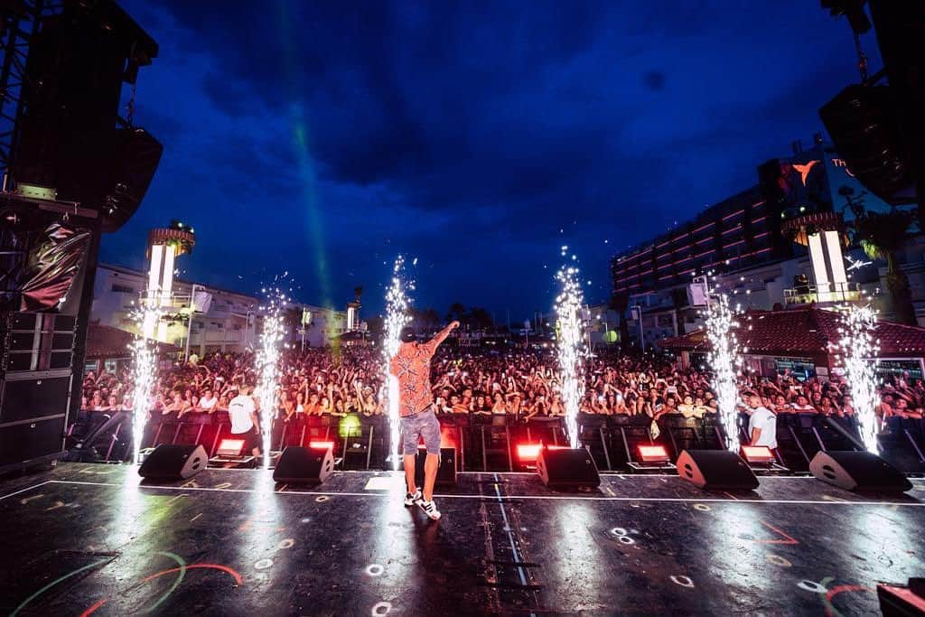 NICKY JAMさんのインスタグラム写真 - (NICKY JAMInstagram)「Ibiza 😻 @ushuaiaibiza」7月8日 19時22分 - nickyjam