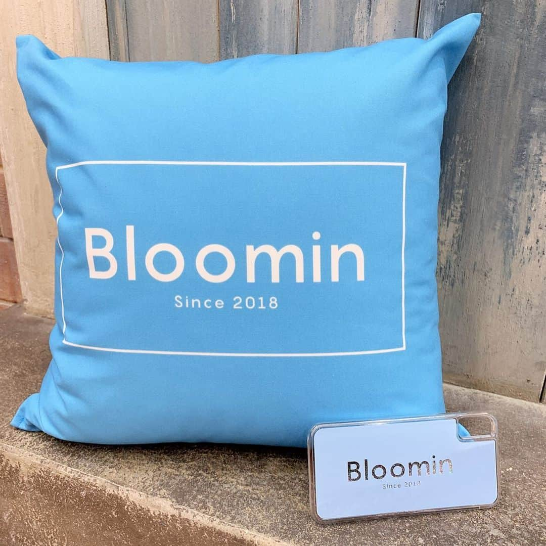 杉山佳那恵さんのインスタグラム写真 - (杉山佳那恵Instagram)「はろーーー☺︎ @bloomin_official から 夏の新作が一気に発売されておりますよんっ👏✨ ・ 可愛すぎるたけだんごちゃん @takedashizuka0517 がワンピースを着てくれました💗 ・ そして、Bloominでお世話になっているいたちょ♥︎さわちゃん♥︎がオリジナルのグッズを作ってプレゼントしてくれました(*´ω`*)嬉しい〜♡♡♡ ・ 本当にいつもありがとうっ😆💕 みんながいないと始まらない！本当に頑張ってくれているみんなに日々感謝です👏 ・ ・ #bloomin#fashion#setup#onepiece #発売中#たけだんごちゃん#可愛い#thankyou #嬉しい#love」7月8日 19時28分 - kanaxxy_0421