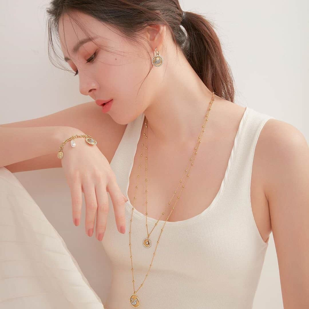 ソンミさんのインスタグラム写真 - (ソンミInstagram)「Swarovski Vintage Swan✨✨ @swarovskikorea @swarovski  #Swarovski #빈티지스완 #스와로브스키」7月8日 19時51分 - miyayeah