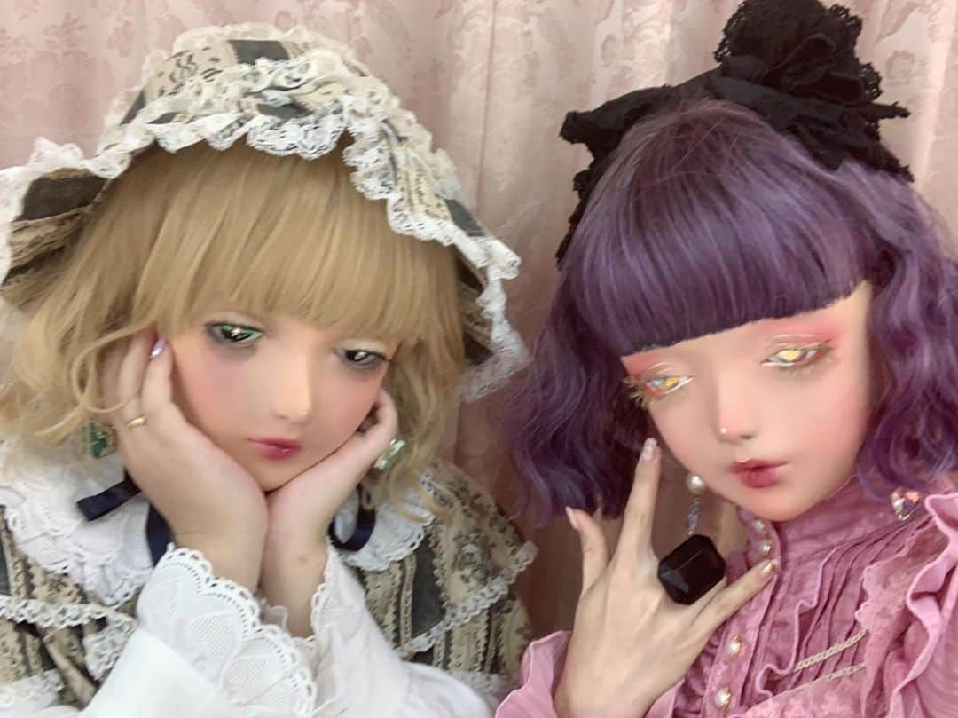 millnaさんのインスタグラム写真 - (millnaInstagram)「ツーショシリーズ💕 #ぬこじゃらしお茶会 . . . . #DOLLGALmillna #dollmask#ドール面#ドールマスク#dollmakeup#ドール#人形#balljointeddoll#bjd#球体関節人形#ロリータ#ロリータファッション#lolita#lolitafashion#娃娃#洛丽塔#ギャル#japan#撮影会#お茶会#teaparty#japan#日本#渋谷#shibuya#kawaiifashion#harajukufashion#harajukustyle」7月8日 20時00分 - mi_te_yo