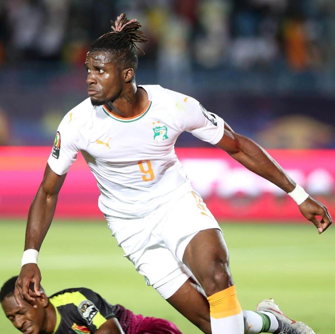 クリスタル・パレスFCさんのインスタグラム写真 - (クリスタル・パレスFCInstagram)「🇨🇮 @wilfriedzaha scored his second goal in two games to send Ivory Coast to the AFCON quarter-finals!⁣ ⁣⁣⁣⁣⁣⁣⁣⁣⁣⁣⁣⁣⁣⁣ #CPFC #PL #PremierLeague #Zaha #AFCON #CIV」7月9日 6時55分 - cpfc