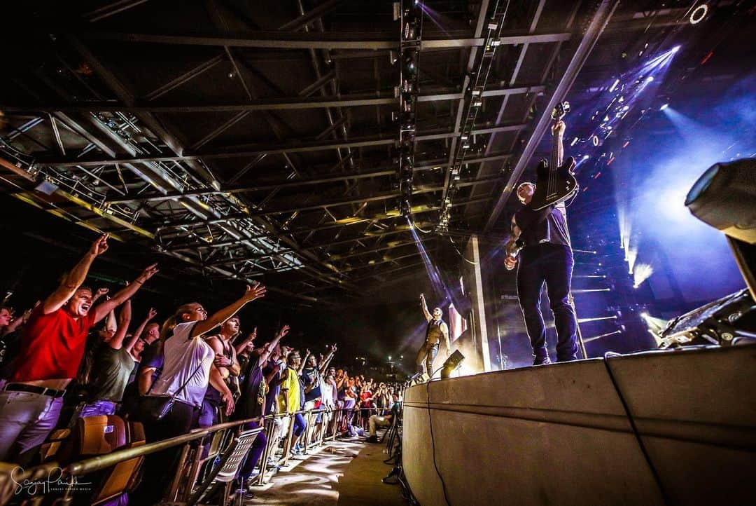 Shinedownさんのインスタグラム写真 - (ShinedownInstagram)「What a weekend Shinedown Nation! Thanks for joining us Bethel and Syracuse NY... See you tomorrow Toronto 🤘 . . 📷 @sanjayparikhphoto #shinedown #shinedownnation #attnattnworldtour」7月9日 5時28分 - shinedown