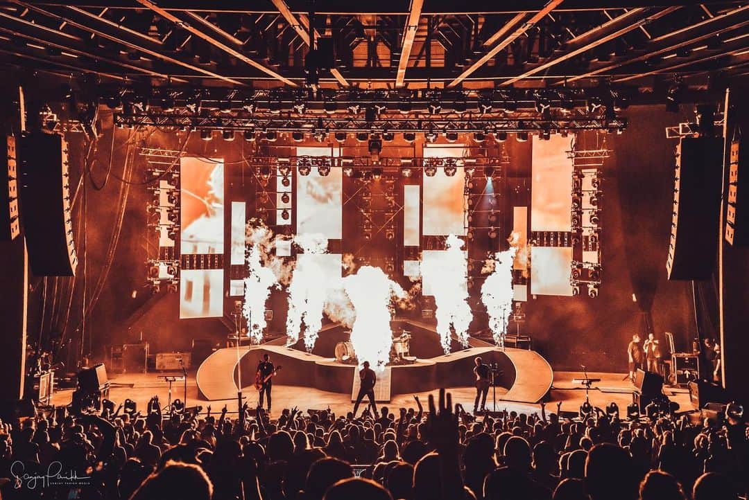 Shinedownさんのインスタグラム写真 - (ShinedownInstagram)「What a weekend Shinedown Nation! Thanks for joining us Bethel and Syracuse NY... See you tomorrow Toronto 🤘 . . 📷 @sanjayparikhphoto #shinedown #shinedownnation #attnattnworldtour」7月9日 5時28分 - shinedown