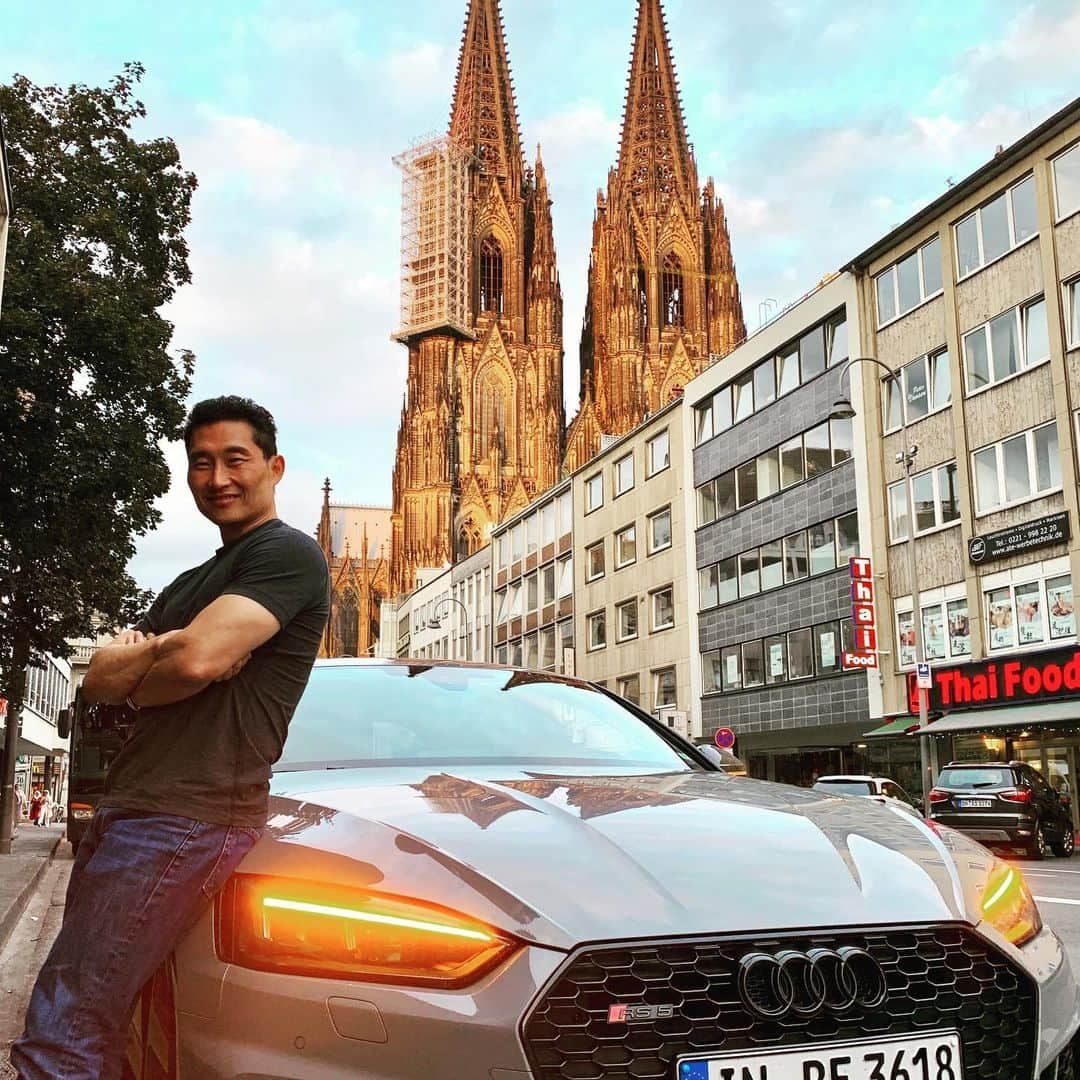 ダニエル・デイ・キムさんのインスタグラム写真 - (ダニエル・デイ・キムInstagram)「Drive the #autobahn in a car that makes it worth the trip.  #bucketlist ✅  Literally couldn’t stop smiling the whole way. Thanks to @audi for this BEAST of a machine, #RS5 Sportback. #fastnotfurious」7月9日 5時23分 - danieldaekim