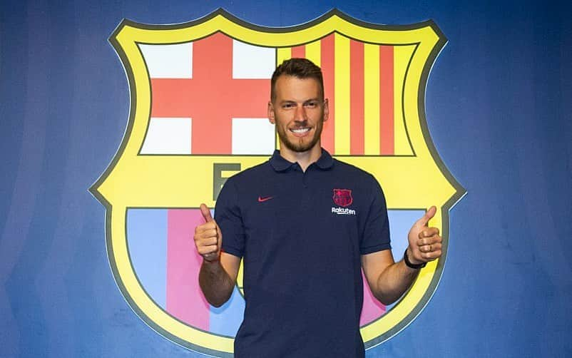 ノルベルト・ムラーラ・ネトさんのインスタグラム写真 - (ノルベルト・ムラーラ・ネトInstagram)「Estic molt feliç de ser blaugrana. Visca el Barça! 🔵🔴 @fcbarcelona #forçaBarça」7月9日 5時33分 - netomurara