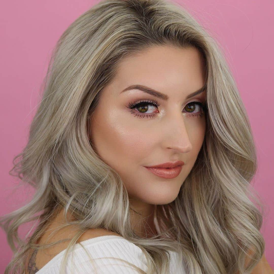 Too Facedさんのインスタグラム写真 - (Too FacedInstagram)「Gorgeous @hannah_schroder perfects her complexion using our Born This Way Super Coverage Concealer in shade Vanilla! ✨ #regram #tfbornthisway #toofaced」7月9日 6時03分 - toofaced