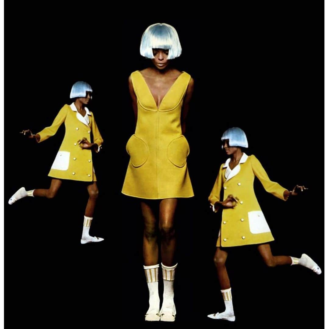 ジョヴァンカさんのインスタグラム写真 - (ジョヴァンカInstagram)「Inspiraaaation 🐝 #DianaRoss #retrofuturism Sleep well lovely people 💛」7月9日 6時01分 - giovancamusic