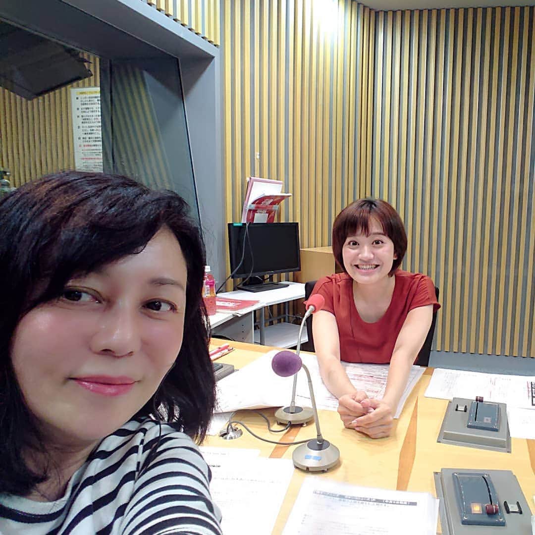 有本香さんのインスタグラム写真 - (有本香Instagram)「おはようございます！ 朝６時、ニッポン放送のスタジオにいます。新行市佳アナウンサーとの女子会ニッポンです！☺️ #cozy1242」7月9日 6時12分 - arimotokaori