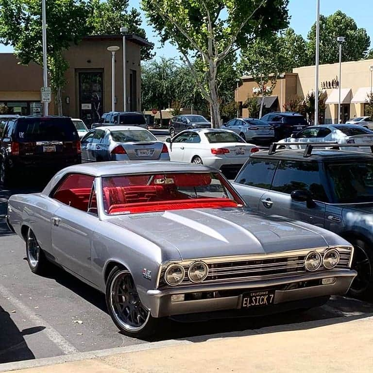 Classics Dailyさんのインスタグラム写真 - (Classics DailyInstagram)「1967 Chevelle! _ Owned by @elsick7 #chevelle #americanmuscle #musclecar  #classic #restomod #speed #vehicles  #cargram #carstagram #amazing_cars #fastcar #motors #engine #horsepower #musclecar #amazingcars #classicsdaily」7月9日 6時16分 - classicsdaily