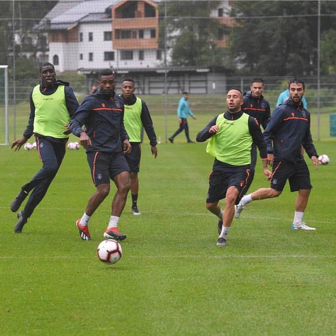 オーレリアン・シェジュのインスタグラム：「Back at the office...19-20⚽️⚽️⚽️ @ibfk2014 #football #preseasonfootball #hardwork #charbonne」