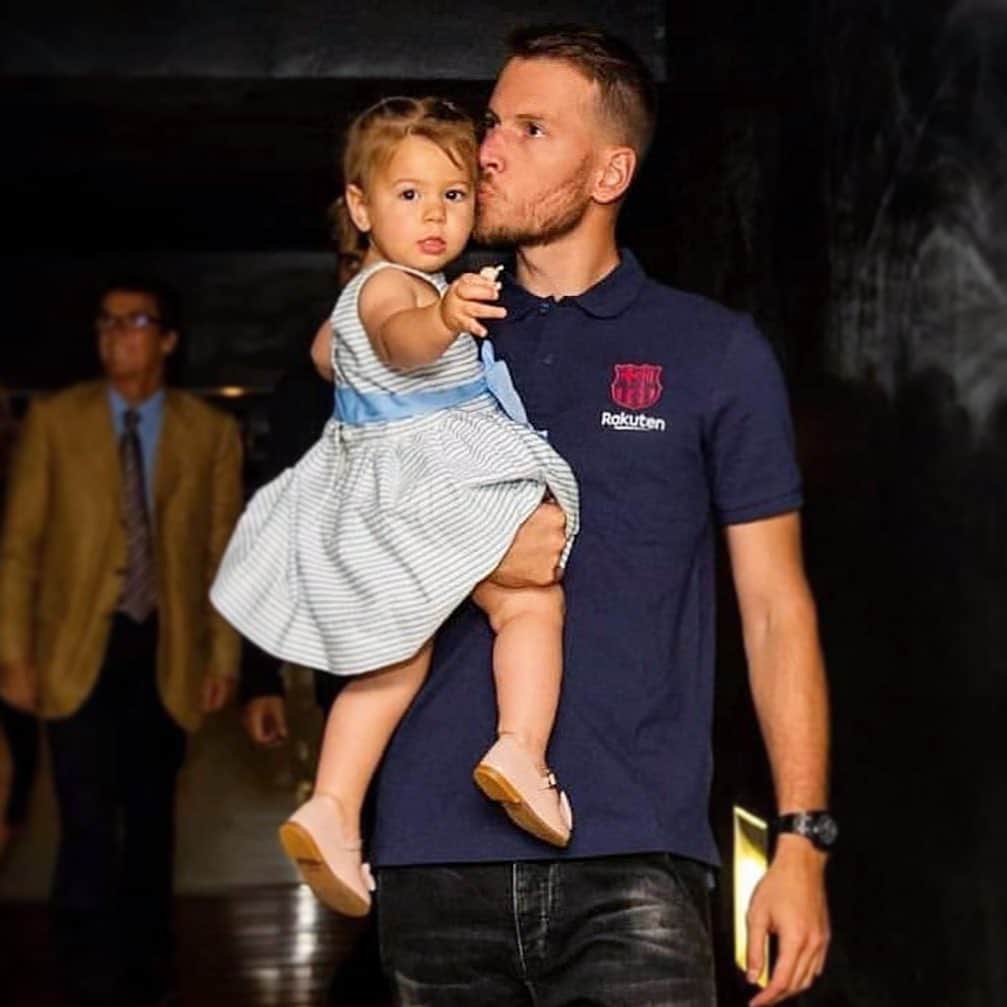 ノルベルト・ムラーラ・ネトのインスタグラム：「My life. My inspiration. My love ❤️」