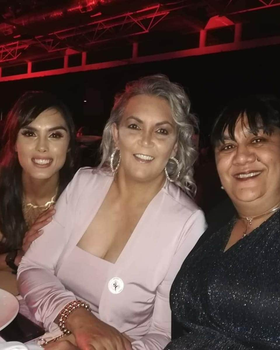 Angeline BLACKBURNさんのインスタグラム写真 - (Angeline BLACKBURNInstagram)「Happy NAIDOC Week all! ❤️💛🖤💚💙⚪This year's National NAIDOC Awards Ceremony was mint. Aside getting glammed up like a typical Leo ♌ , my favourite part of the night was reconnecting with everyone.  Half the time,  I am so far gone into the daily grind of work and training that I forget what's happening around me.  Athletics can be isolating (hell, most sports can be isolating). A lot of the time, I question what I am even doing?  Why I don't do the typical day-to-day stuff? Sometimes, I even feel inadequate or not talented enough to justify my life choices.  But each and everytime I reconnect back with my crew,  I feel the fire 🔥 being stoked and I get excited about being able to live a life I love.  Long story short, I am a reflection of my community.  #naidoc #naidocawards2019 #indigenous #aboriginal #canberra」7月9日 6時39分 - ang_blackburn