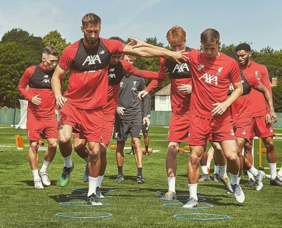 ベン・ウッドバーンのインスタグラム：「Good to be back @liverpoolfc」