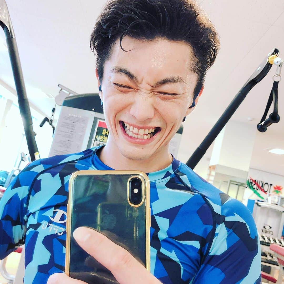 亀山耕平さんのインスタグラム写真 - (亀山耕平Instagram)「運動×汗＝💯 次戦のワールドカップに向けて準備していきます(^^) #champion #cpfu #pommelhorse #あん馬 #koheikameyama #亀山耕平」7月8日 22時19分 - kohei.kameyama