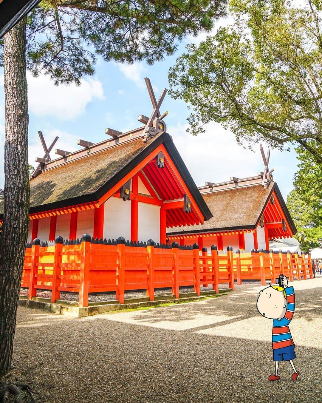Osaka Bob（大阪観光局公式キャラクター）さんのインスタグラム写真 - (Osaka Bob（大阪観光局公式キャラクター）Instagram)「Sumiyoshi Shrine, has such vibrant colors! The shrine grounds are gorgeous and it’s a very spiritual place☆ ⠀⠀⠀⠀⠀ 鮮やかな朱色で彩られた住吉大社にお参りに来たでー。境内には沢山のパワースポットがあるみたい☆ ⠀⠀⠀⠀⠀ ————————————————————— #maido #OsakaJapan #大坂 #오사카 #大阪 #Оsака #Осака #โอซาก้า #withOsakaBob #住吉大社 #パワースポット #Sumiyoshishrine #spiritualspot」7月8日 22時12分 - maido_osaka_bob