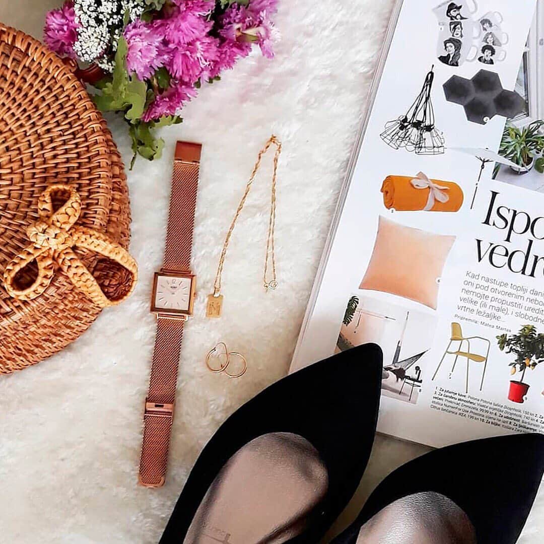 Henry London Official page of Britishさんのインスタグラム写真 - (Henry London Official page of BritishInstagram)「All set for a sunny Monday. Our Heritage Square styled by @marinchy_ . . . #rosegold #flatlaylove #mondaymotivation #henrylondon #henrywatches #womenswatches #womensfashion #london #britishdesign #britishbrand #vintage #heritage #leather #gold #goldwatch #squarewatch #vintagestyle #vintagedesign #classic #classicdesign #boyfriendstyle #londondesign #britishdesign #scandistyle #accessoriesoftheday  #wristcandy #luxurywatch #lovewatches #dailywatch #midcenturydesign」7月8日 22時29分 - henrywatches