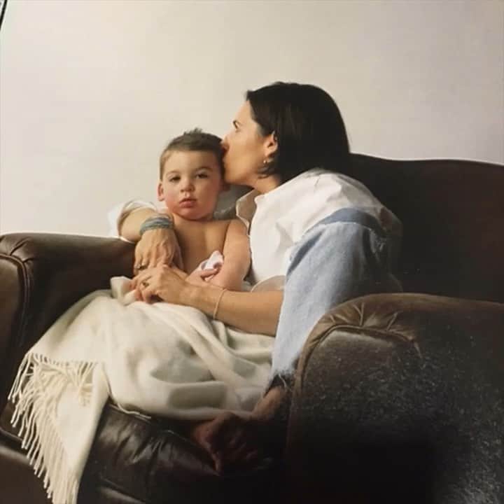 ボビー・ブラウンのインスタグラム：「Can’t believe my baby is 21 today. In honor of this truly remarkable, independent spirit I chose 21 of my favorite pictures of @5dukes Love you beyond words. Cherry on top of my Ice Cream Sunday. Thank you @sdplof for the gift and helping me understand who he is. #worldtraveler #unique #socool #awesome #21 ( thx @lauraejudd )」