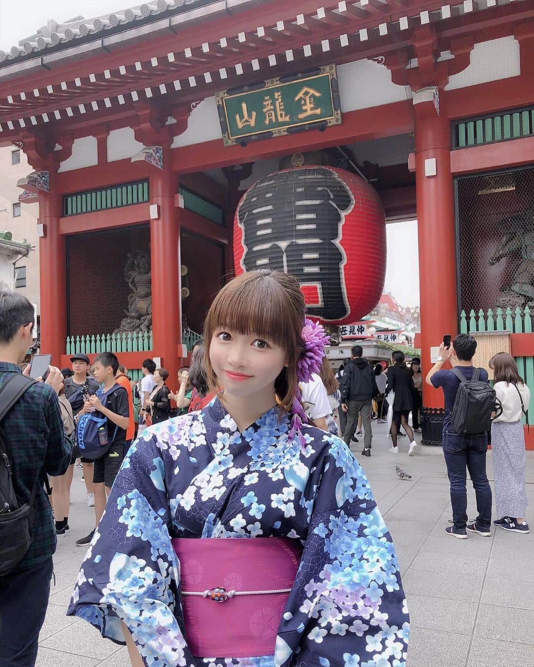 ハルナさんのインスタグラム写真 - (ハルナInstagram)「．﻿ 浅草いってきたよ〜﻿ 今年初ゆかたも着たよ🏮👘🎆﻿ ﻿ #浅草 #浅草雷門 #ゆかた #ゆかた女子 #レンタル #ヘアアレンジ #instagood #instalike #cute #like #photooftheday #followme #instadaily」7月8日 22時51分 - haruna_h616