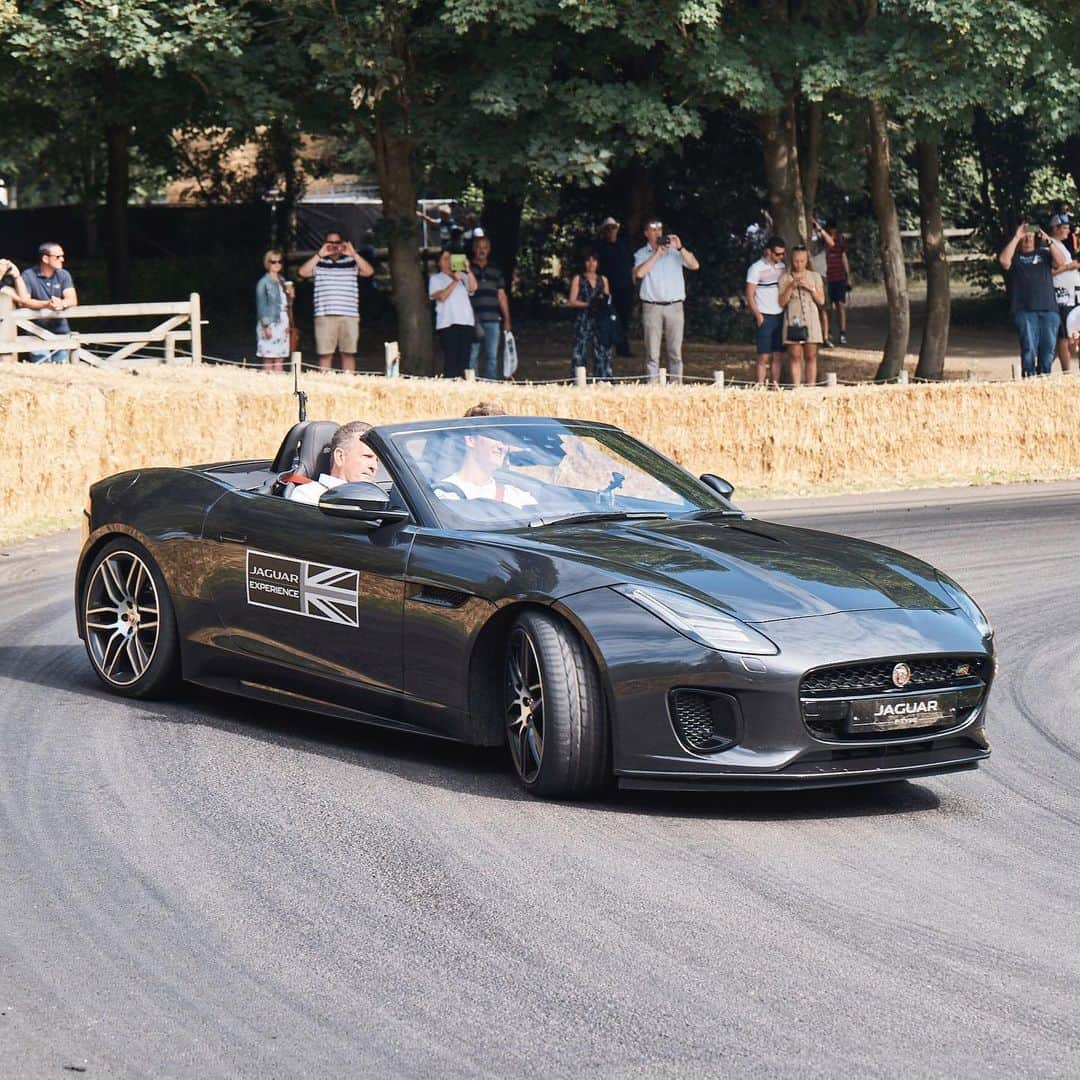 Jaguarさんのインスタグラム写真 - (JaguarInstagram)「Putting the speed into #Goodwood #FOS 2019.  #Jaguar #IPACE #eTROPHY #XE #Project8 #FTYPE #SVR #SVO #SpecialVehicleOperations #CarsofInstagram #AmazingCars247 #England #UK」7月8日 23時03分 - jaguar