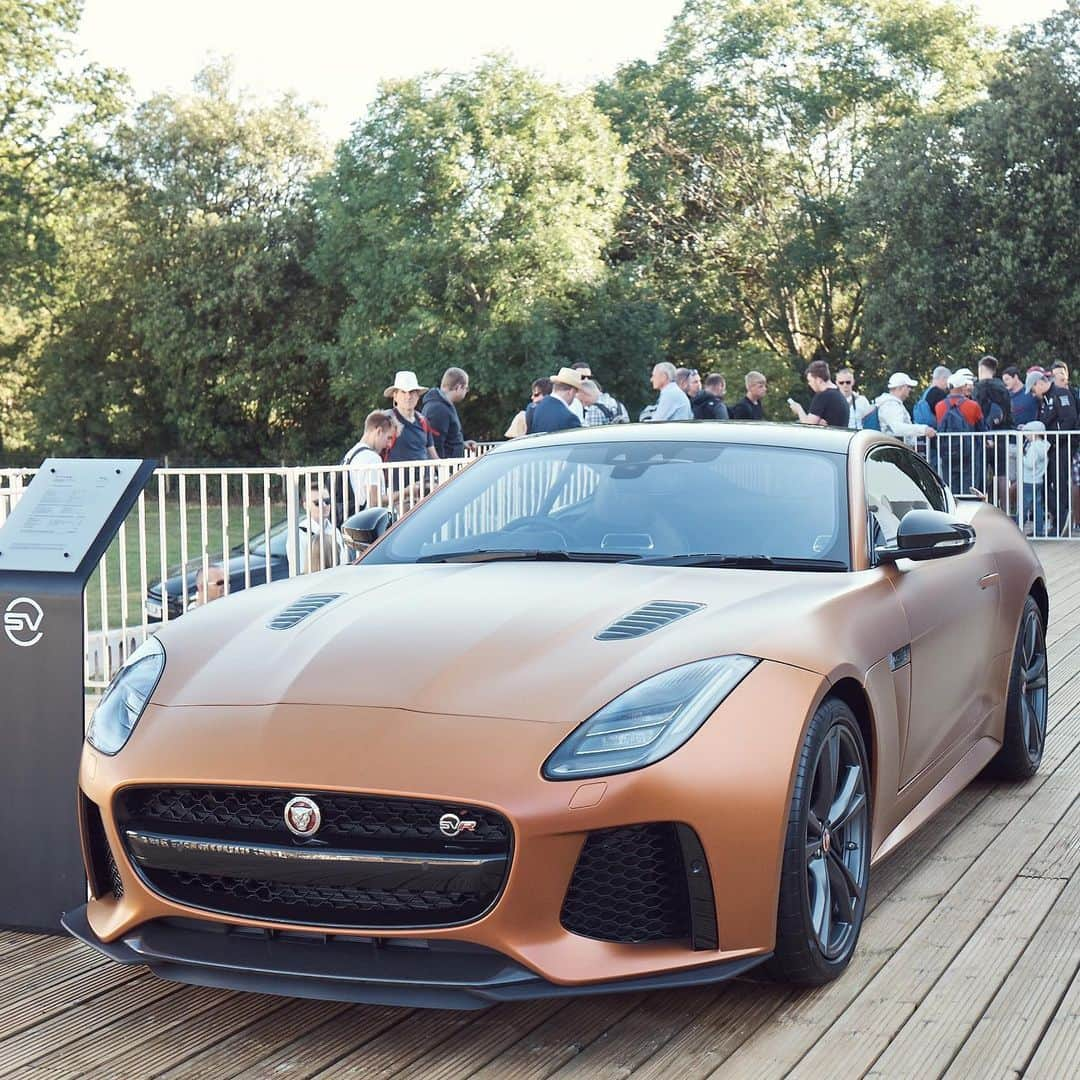 Jaguarさんのインスタグラム写真 - (JaguarInstagram)「Putting the speed into #Goodwood #FOS 2019.  #Jaguar #IPACE #eTROPHY #XE #Project8 #FTYPE #SVR #SVO #SpecialVehicleOperations #CarsofInstagram #AmazingCars247 #England #UK」7月8日 23時03分 - jaguar