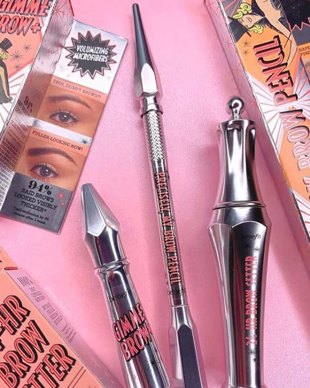 Benefit Cosmetics UKさんのインスタグラム写真 - (Benefit Cosmetics UKInstagram)「Name a better make up TRIO 👀 We'll wait 💁‍♀️ Our fave BROW combo, #preciselymybrow, #gimmebrow+ & #24hourbrowsetter ✨ #benefitbrows #beauty #brows #makeup #benefit . . . 📷 Image Description: 24 hr brow setter, precisely, my brow pencil & gimme brow+ on a pink background.」7月8日 22時56分 - benefitcosmeticsuk