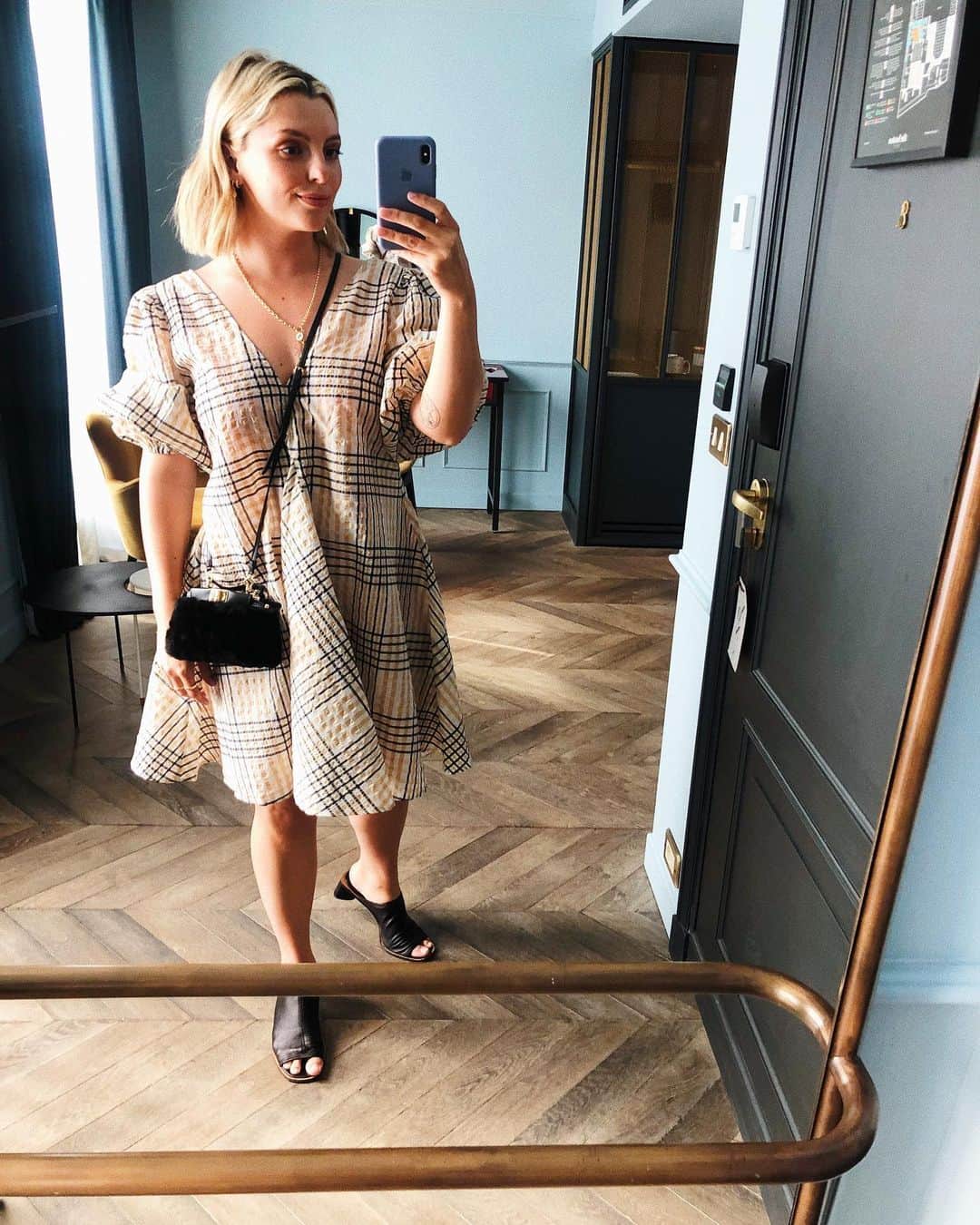 Estée Lalondeのインスタグラム：「Felt cute 🇫🇷❤️ #ELwears —————————— Jewellery @daisy_jewellery (ad/brand collab) #esteelalondeXdaisy + @foundrae  Sandals @acnestudios  Dress @ganni  Bag @fendi  Hotel @thehoxtonhotel (gifted stay)」