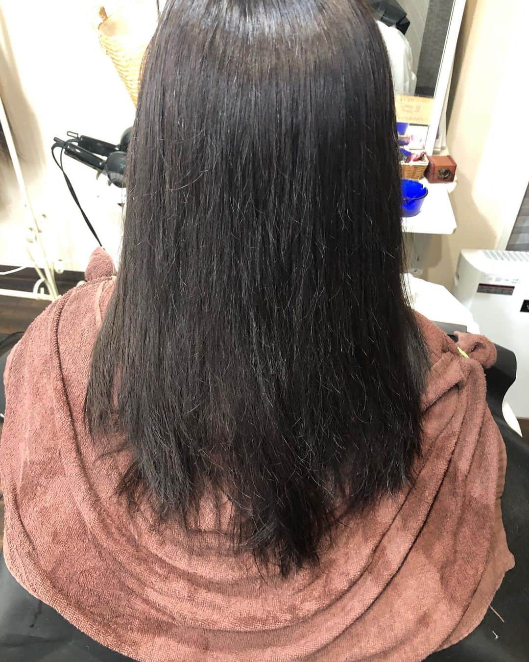 dj..琴さんのインスタグラム写真 - (dj..琴Instagram)「琴は全然こーゆ写真のセンスがない！！ もーふざけてしまう。 #クレオス #歌舞伎町  髪の毛黒髪 定着させたくて、、 あとこの傷んだ髪をどーにかしたくて、、いつも突然なのにありがとうございます！！ #トリートメントでツヤツヤ  #歌舞伎町 #クレオス #深夜店  #美容室 #トリートメント #トリートメント効果  サラサラいいね❗️」7月8日 23時13分 - koto5555