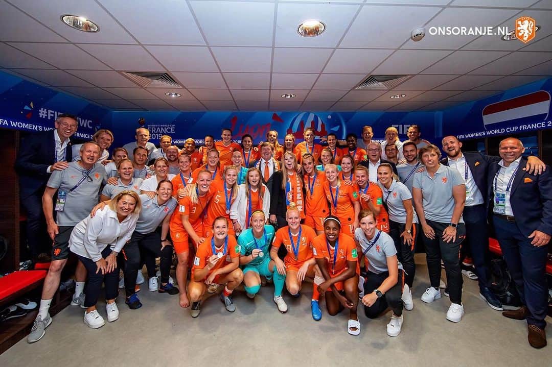 ジョルジニオ・ワイナルドゥムさんのインスタグラム写真 - (ジョルジニオ・ワイナルドゥムInstagram)「Congrats to our Dutch women’s football team to become #2 during the Women’s World Cup. 🇳🇱🦁 You can be very proud of this incredible performance. You have made history! 🙌🏾👏🏾 Gefeliciteerd! 👊🏾」7月8日 23時25分 - gwijnaldum