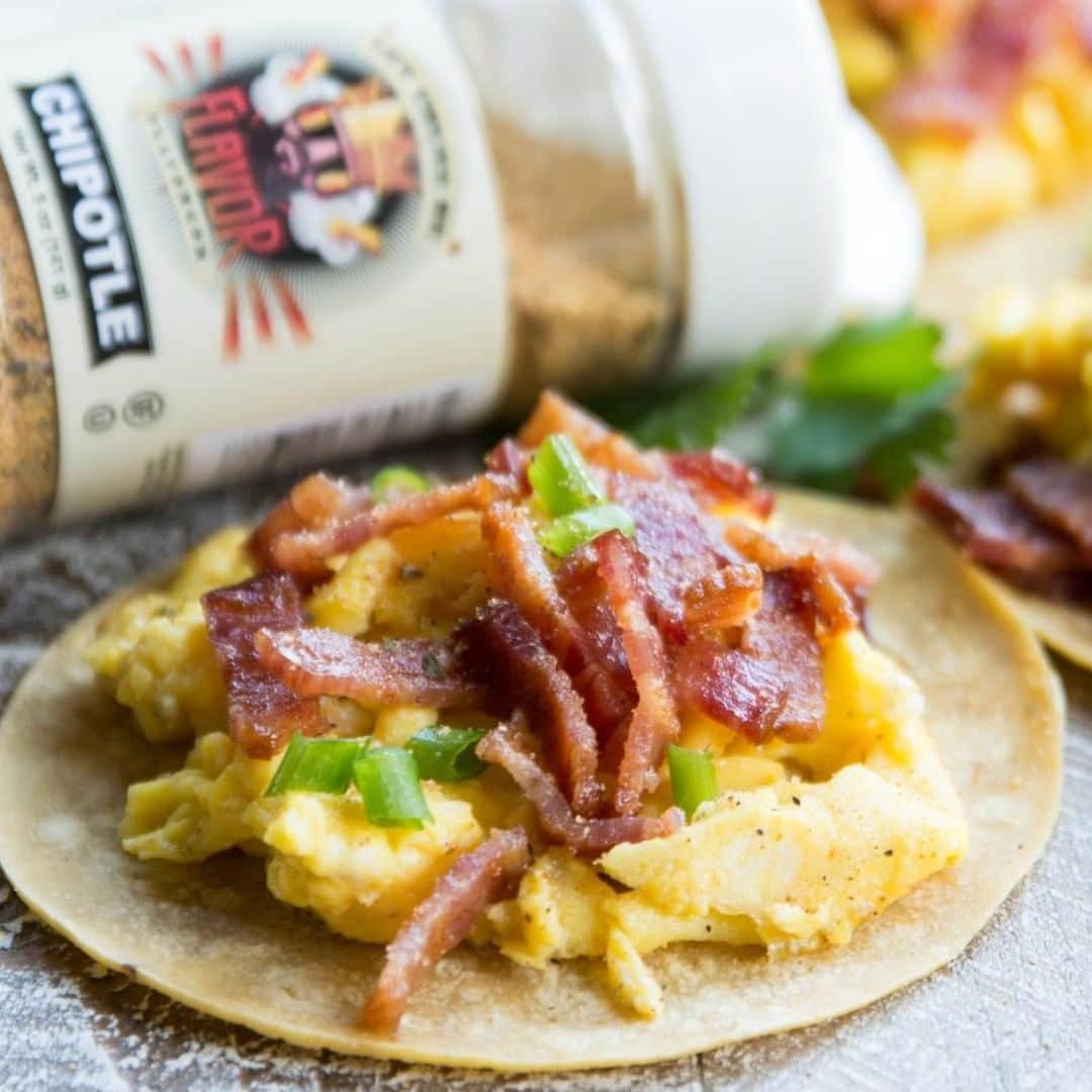 Flavorgod Seasoningsさんのインスタグラム写真 - (Flavorgod SeasoningsInstagram)「BAE Breakfast Tacos🌮🌮🌮⁠ -⁠ Made with:⁠ 👉 #flavorgod Chipotle⁠ 👉 #flavorgod Pink Salt & Pepper⁠ -⁠ On Sale here ⬇️⁠ Click the link in the bio -> @flavorgod | www.flavorgod.com⁠ -⁠ Ingredients:⁠ 6 eggs⁠ 1 tbsp ghee⁠ 6 pieces @5280meat bacon, cooked + crumbled⁠ 1 tsp FlavorGod Chipotle⁠ 1 tsp FlavorGod Pink S+P⁠ mini corn tortillas⁠ green onions, chopped⁠ -⁠ Directions:⁠ Heat ghee in a non-stick skillet over med-high heat. Meanwhile, whisk eggs in a bowl. When skillet hot, add eggs and turn heat down to medium-low. Add pink s+p and chipotle seasonings, stirring and folding eggs until eggs are set. Fold in chopped bacon. Heat tortillas, then add a spoon of bacon and egg filling to each tortilla and sprinkle with green onions.⁠ -⁠ -⁠ #food #foodie #flavorgod #seasonings #glutenfree #mealprep  #keto #paleo #vegan #kosher #breakfast #lunch #dinner #yummy #delicious #foodporn」7月8日 23時33分 - flavorgod