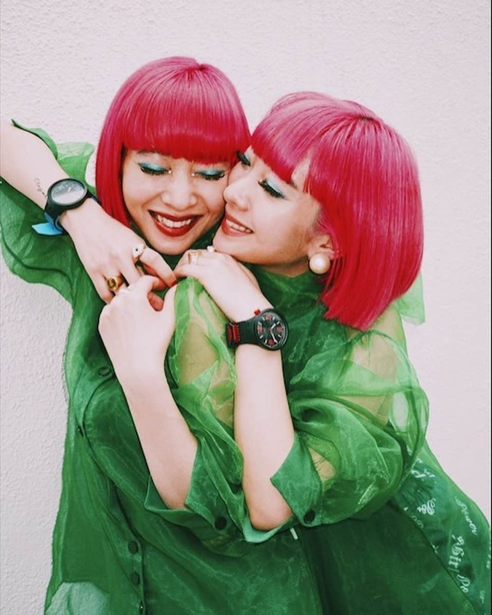 AMIさんのインスタグラム写真 - (AMIInstagram)「これからもたくさんの素敵な時間を共有していきたいよね💚  @swatch_jp  #SwatchBIGBOLD」7月8日 23時35分 - amixxamiaya