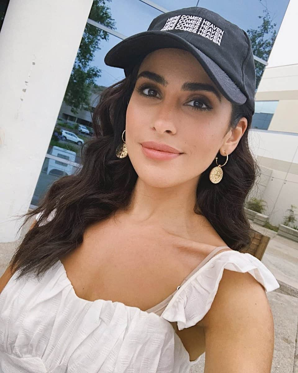 Sazan Hendrixのインスタグラム