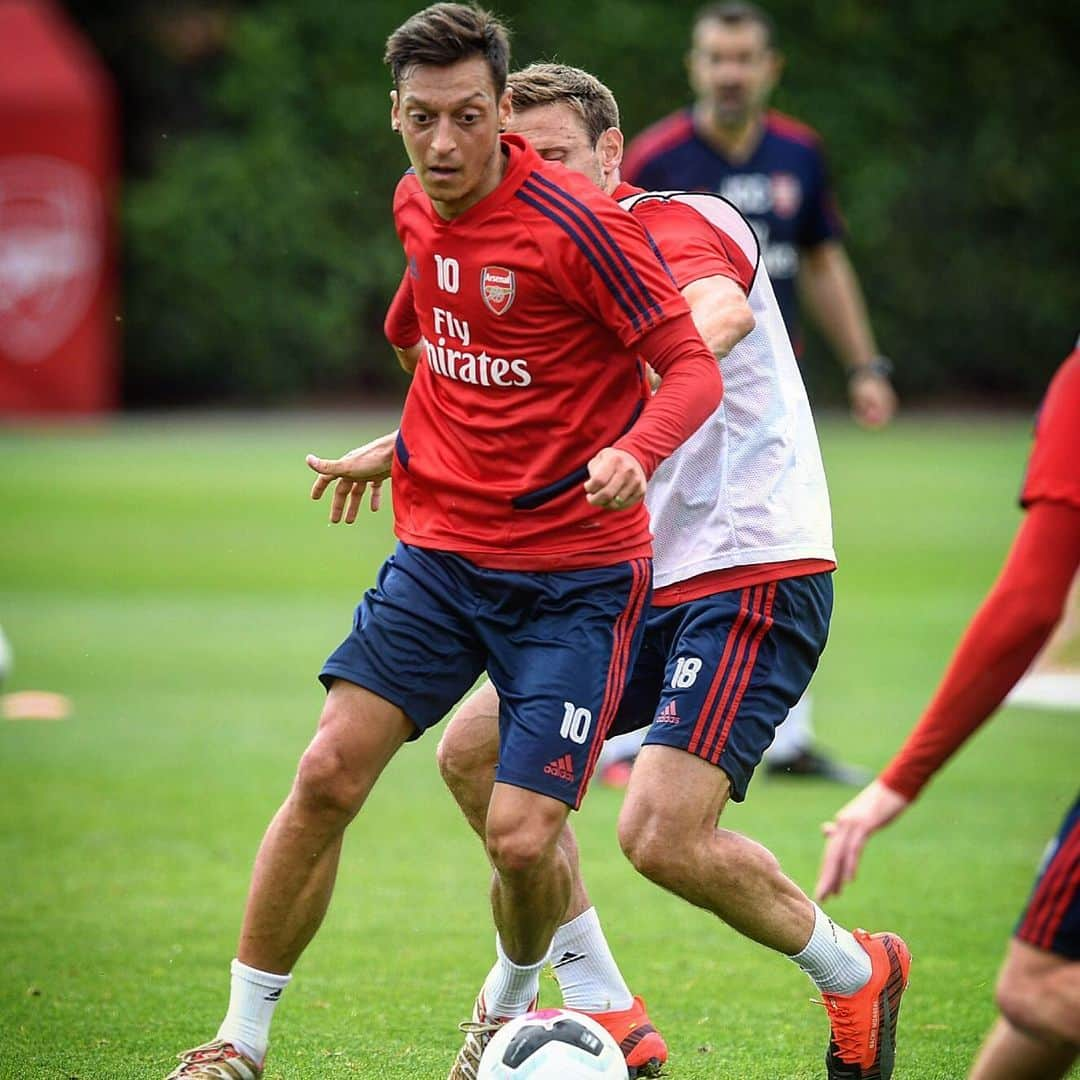 メスト・エジルさんのインスタグラム写真 - (メスト・エジルInstagram)「Putting in some work as we head into a new preseason week! 💥 US Tour 🇺🇸 coming close! 🙌🏼 #YaGunnersYa #M1Ö #COYG @arsenal」7月8日 23時50分 - m10_official