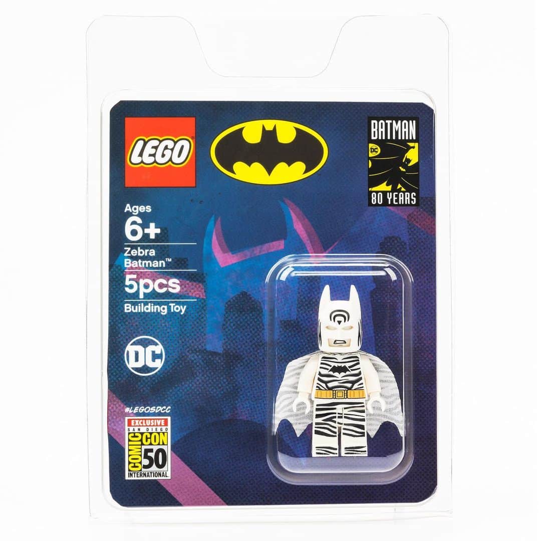LEGOさんのインスタグラム写真 - (LEGOInstagram)「You’re not seeing things 👀 - the LEGO #DC #Batman #SDCC2019 80th Anniversary Exclusive Minifigure is in fact Zebra Batman! 🦓 +🦇 #LEGOSDCC #LEGODC #SDCC #LongLivetheBat #Batman80」7月9日 0時04分 - lego