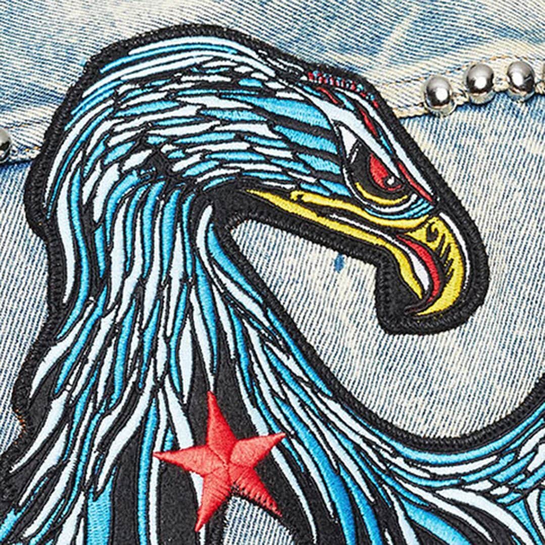 ディーゼルのインスタグラム：「Lover of eagles, wearer of chains. A sky-blue, denim vest with rivets. Denim warriors, come out to play! #Prefall19 #DieselDenim . . Denim Vest “D-SMAK”」
