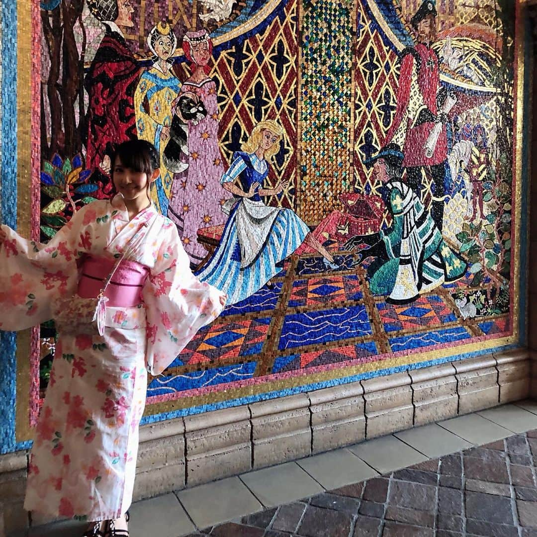 秋田知里さんのインスタグラム写真 - (秋田知里Instagram)「‪浴衣はミッキーミニーので、帯留めとバッグはラプンツェル❤️！今回の舞台のおかげで自分で着付けも帯結ぶのも出来るようになったの！！！感謝🙏✨明日は場当たりだー！！！いい息抜きが出来たので10〜15日まで本番頑張るぞ！！！‬ ‪#秋田知里 #浴衣ディズニー #ディズニー #ディズニーランド ‬」7月9日 0時12分 - akitachisato_official