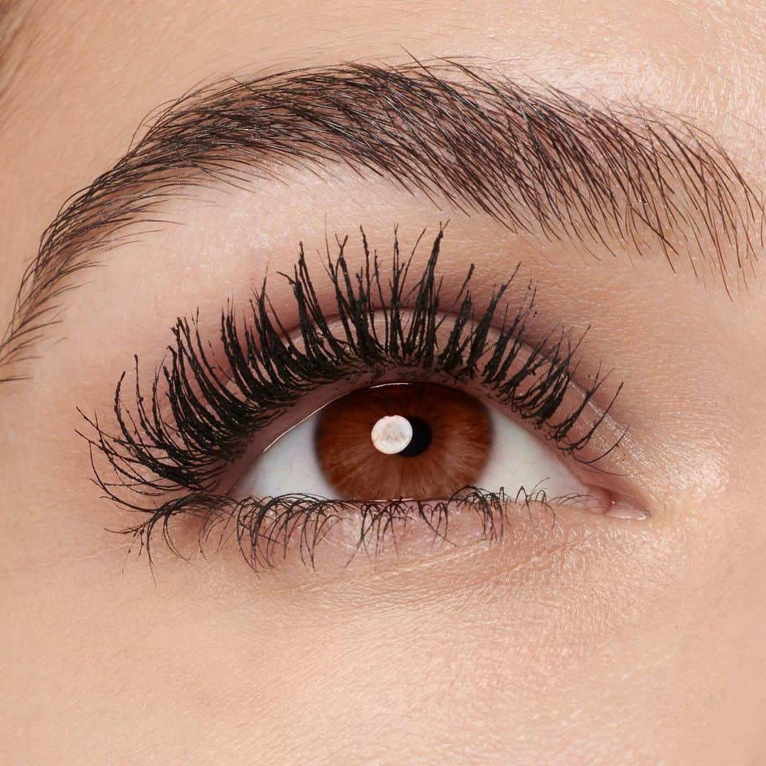 Maybelline New Yorkさんのインスタグラム写真 - (Maybelline New YorkInstagram)「Double tap if you’re lovin’ these lashes! 👀 Get the look with #colossalmascara and share your lash looks with us using #mnyitlook for a chance to be featured.」7月9日 0時22分 - maybelline