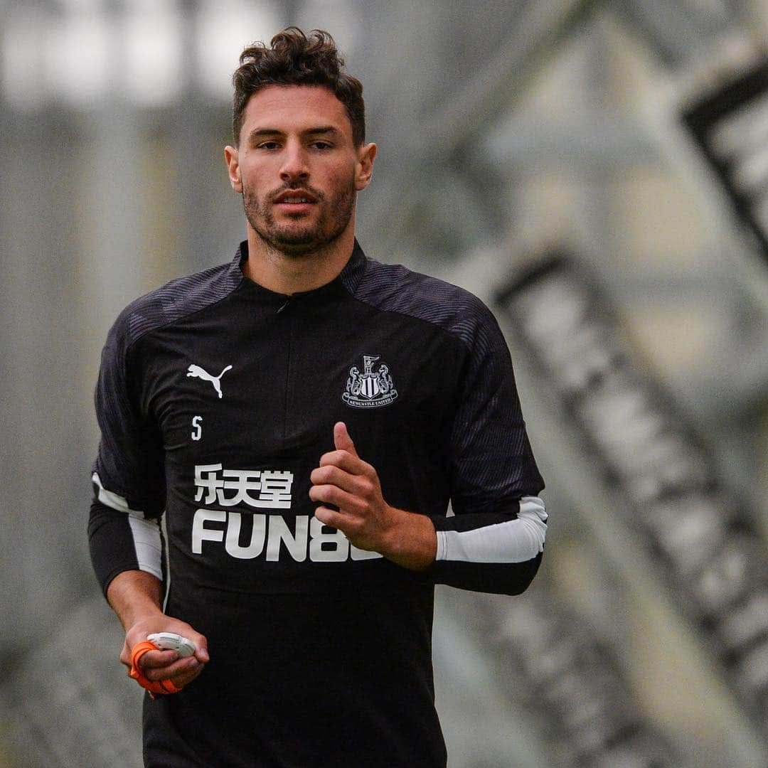 ファビアン・シェアさんのインスタグラム写真 - (ファビアン・シェアInstagram)「Back on track!!! Ready to start again!!⚫️⚪️ #nufc @iamserenataylor」7月9日 0時20分 - fabianschaer_official