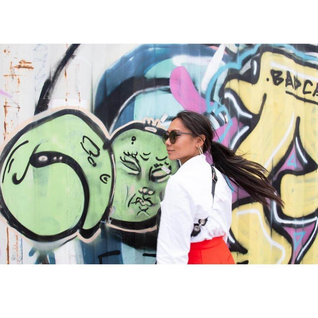 アイシー ベルリンさんのインスタグラム写真 - (アイシー ベルリンInstagram)「Summer is the perfect time to explore Berlin's unique street art. For this outing, Frances wears Moo S. in Teak Havana. Tell us who your favorite street artist is in comments below!  #icberlin #berlin #germany #streetart #graffiti #street #discover #eyewear #luxuryeyewear #sun #sunglasses」7月9日 0時38分 - icberlinofficial