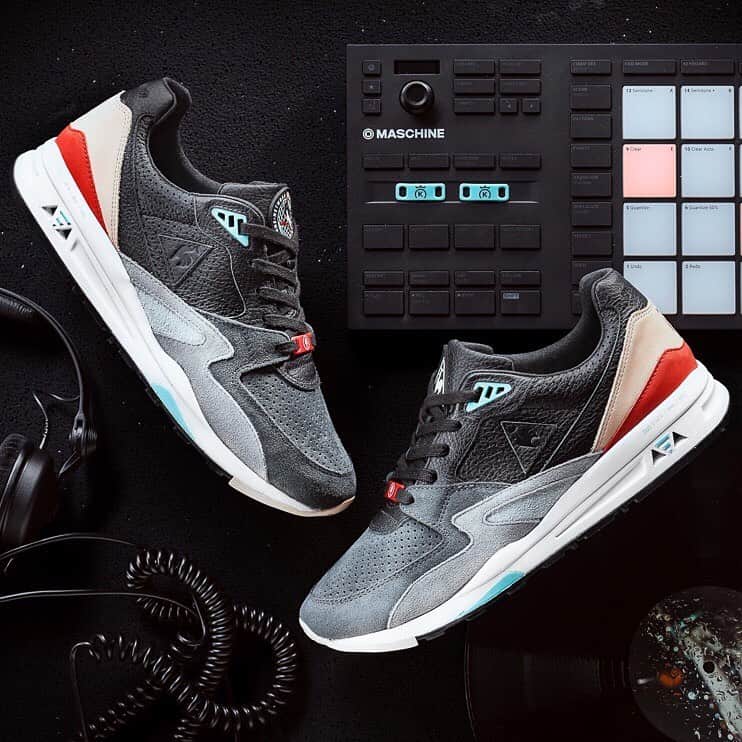 のインスタグラム：「👟 Puisant son inspiration du monde de la musique, découvrez « The Crane Network », la nouvelle collaboration  #lecoqsportif X @afewstore X @24kilatesbcn X @dj_rafik  Disponible en 🛍 instore & 🌐 online ➡ http://bit.ly/2XuU5ts  #Sneakers」