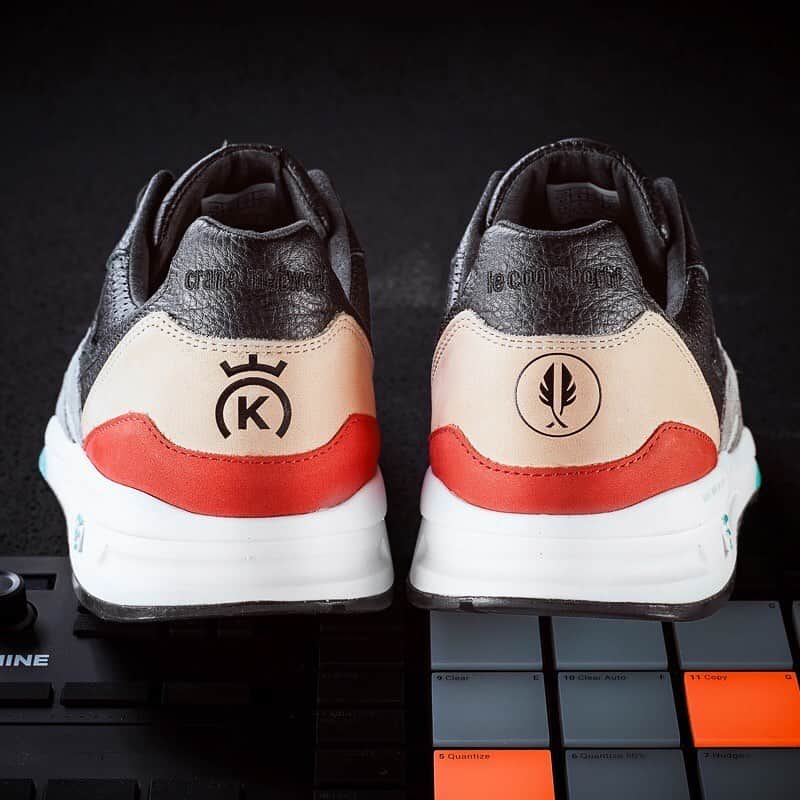 のインスタグラム：「👟 Puisant son inspiration du monde de la musique, découvrez « The Crane Network », la nouvelle collaboration  #lecoqsportif X @afewstore X @24kilatesbcn X @dj_rafik  Disponible en 🛍 instore & 🌐 online ➡ http://bit.ly/2XuU5ts  #Sneakers」