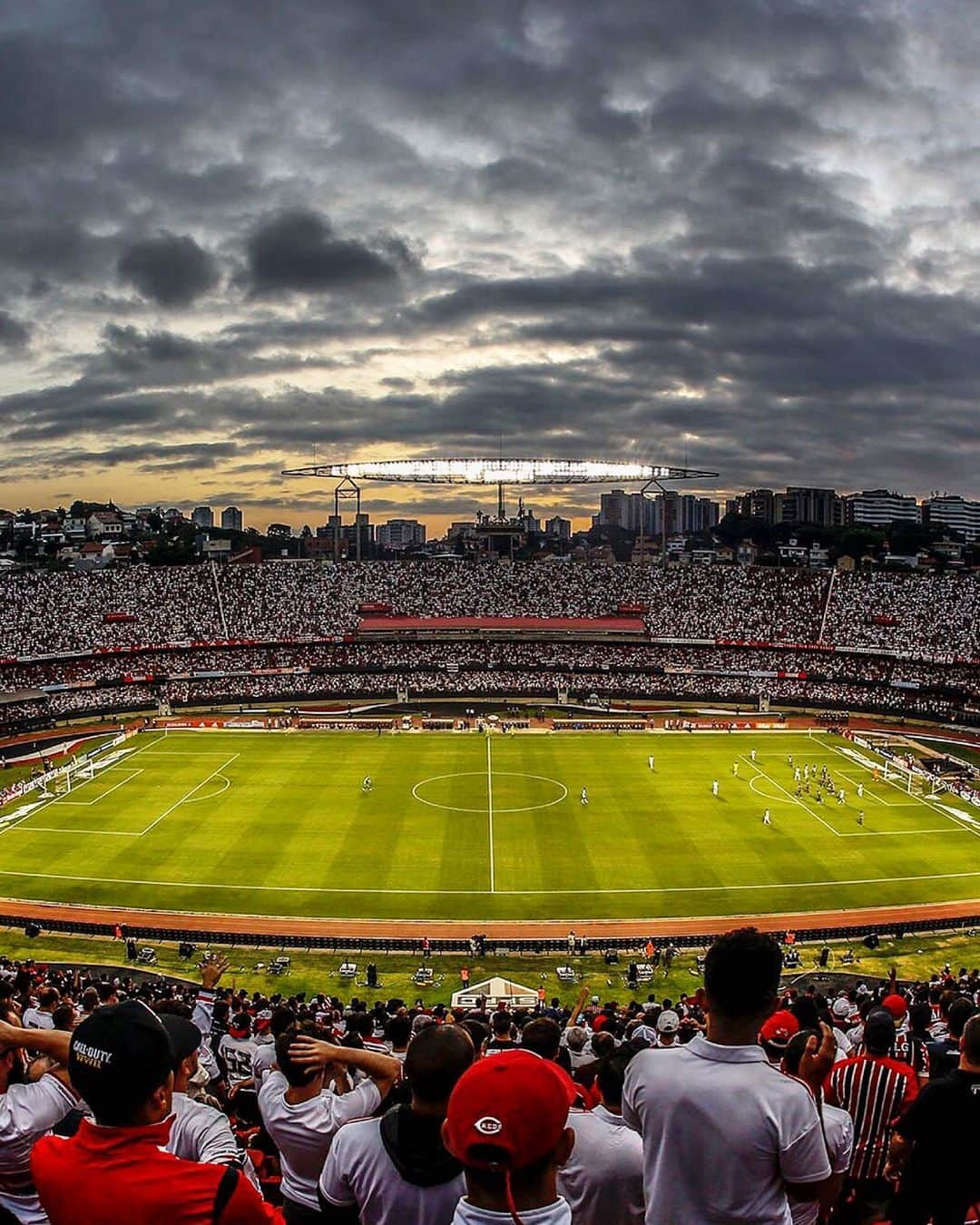 São Paulo FCさんのインスタグラム写真 - (São Paulo FCInstagram)「😍 Fotão da nossa casa pra você marcar os familiares e os amigos aqui nos comentários👇 e convocar todo mundo: sábado (13), às 19h, tem clássico Choque-Rei no Morumbi. Quem vem com a gente?! #EstaremosSempreJuntos #VamosSãoPaulo 🇾🇪 ‪⠀⠀⠀⠀⠀⠀⠀⠀⠀‬ ‪📸 Miguel Schincariol / saopaulofc.net‬」7月9日 0時40分 - saopaulofc