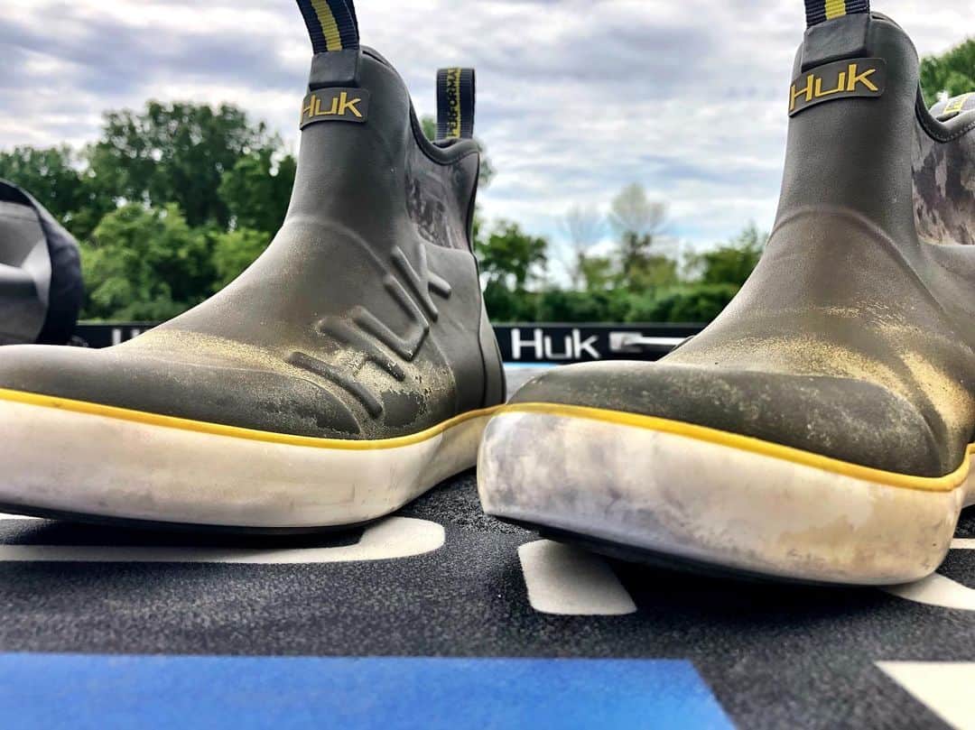 Brent Ehrlerさんのインスタグラム写真 - (Brent EhrlerInstagram)「Be kind to your 🦶 Rogue Wave boots are 🔥. Battle tested and approved! @hukgear #hukgear @tacklewarehouse」7月9日 0時51分 - brentehrlerfishing