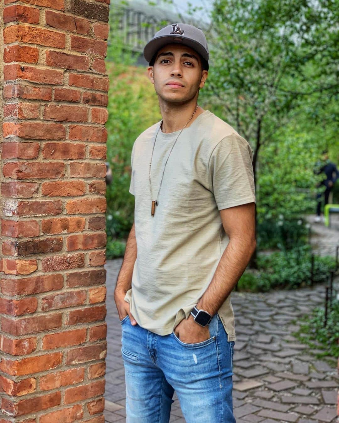 メナ・マスードのインスタグラム：「Cause I miss New York 🍎」