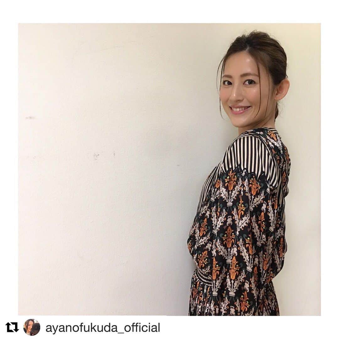 のインスタグラム：「ヘアーにもオレンジの紐を巻きつけて可愛すぎました🍊🧡 BSコンシェルジュで全身のコーデ観れるのでぜひ🙌  #stylingbyme #blackmouton #彩乃が彩乃をスタイリング👗 #Repost @ayanofukuda_official ・・・ * 前回のBSコンシェルジュで 着させていただいた衣装です👗 @black_mouton  デザインも色合いもすごく好きでした😚 ブラウン、オレンジ、グリーンは 黄色肌に馴染んで👍」