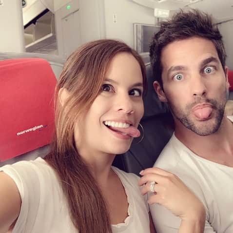 ブラント・ドーハティのインスタグラム：「Honeymoon was clearly a success 😂 big thanks to @flynorwegian for getting us there and letting us be weird while we take photos on the plane 😬」