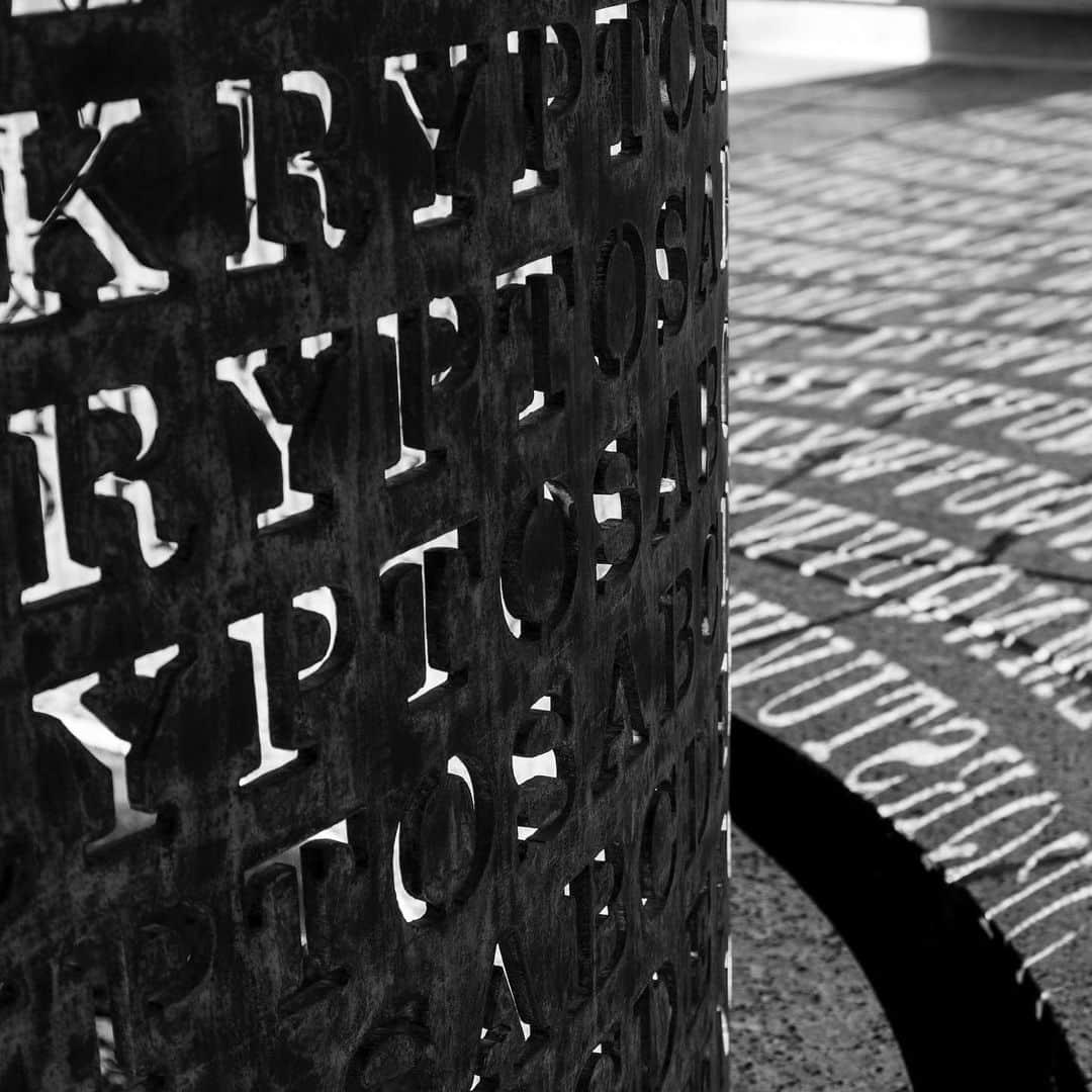 CIAさんのインスタグラム写真 - (CIAInstagram)「A hidden #message in a sculpture at CIA Headquarters has gone unsolved for 30 years—could you be the one to crack the #code? . . https://www.greatbigstory.com/stories/kryptos-puzzle. . . #art #sculpture #picoftheday #photography #blackandwhite #unsolved #mystery #typography #design #shadow #light #mondaymotivation」7月9日 7時04分 - cia