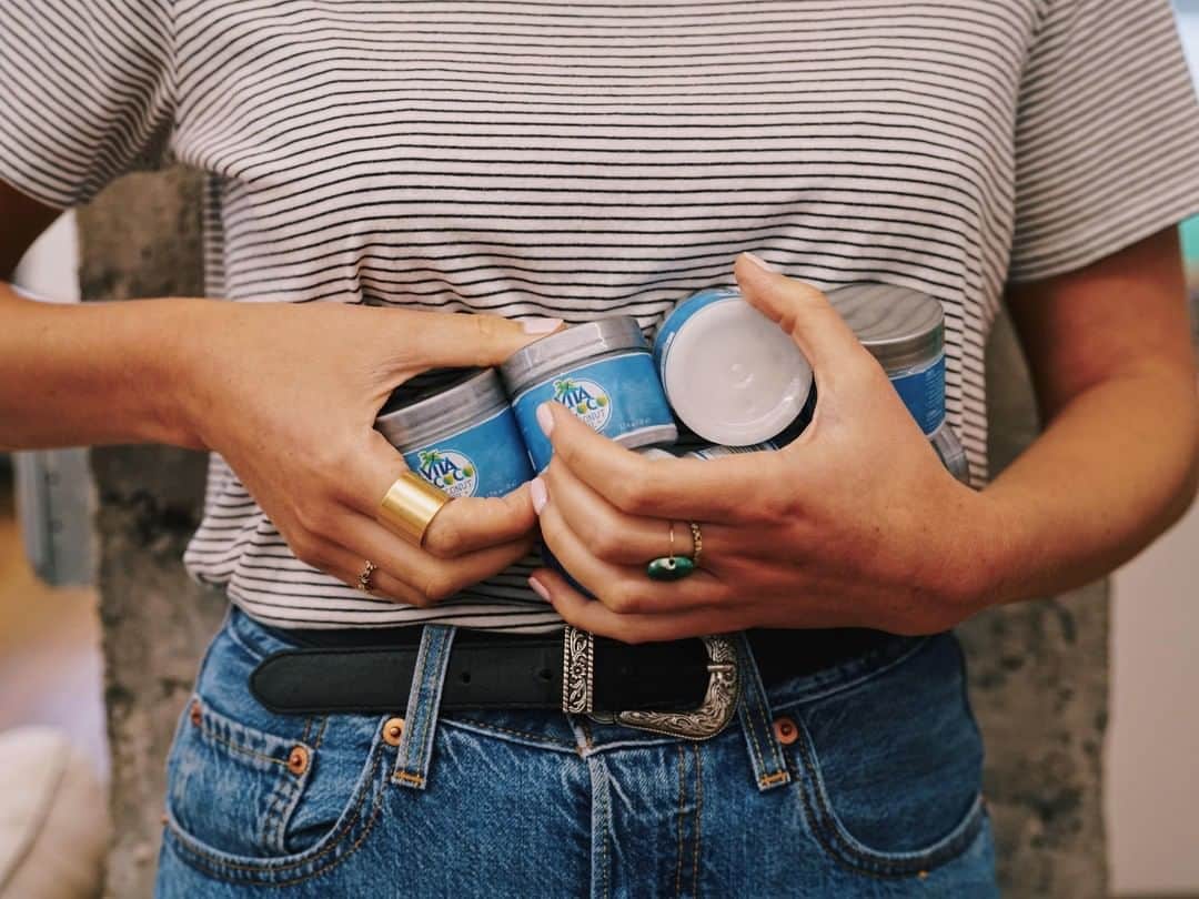 Vita Coco Coconut Waterのインスタグラム：「When TSA says please take all liquids out of your bag」