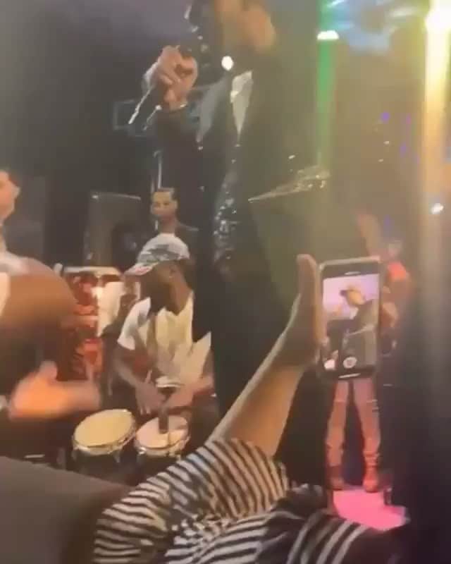 ホセ・レイエスのインスタグラム：「Cuando suena tu bachata favorita 🤕」