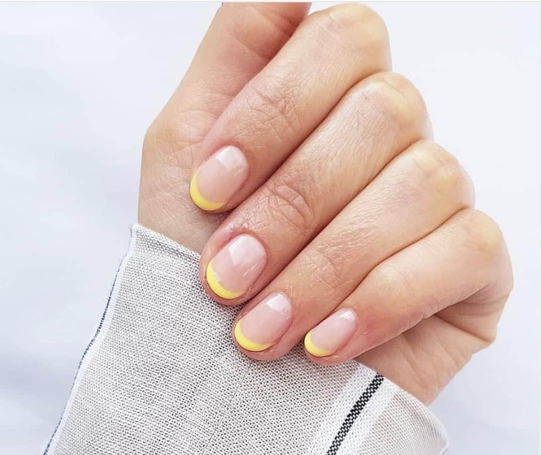 OPIさんのインスタグラム写真 - (OPIInstagram)「Classic French Tip but make it NEON ⚡⁠ @opi_gelcolor_ used #PutItInNeutral and #PumpUpTheVolume to create this look! #ColorIsTheAnswer #OPIObsessed #OPINeons⁠ ⁠ #frenchtip #manimonday #nails #classic #notd #monday #YellowNails #nailpolish ⁠ ⁠ ⁠」7月9日 1時35分 - opi